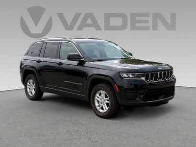 2023 Jeep Grand Cherokee Laredo 4x4