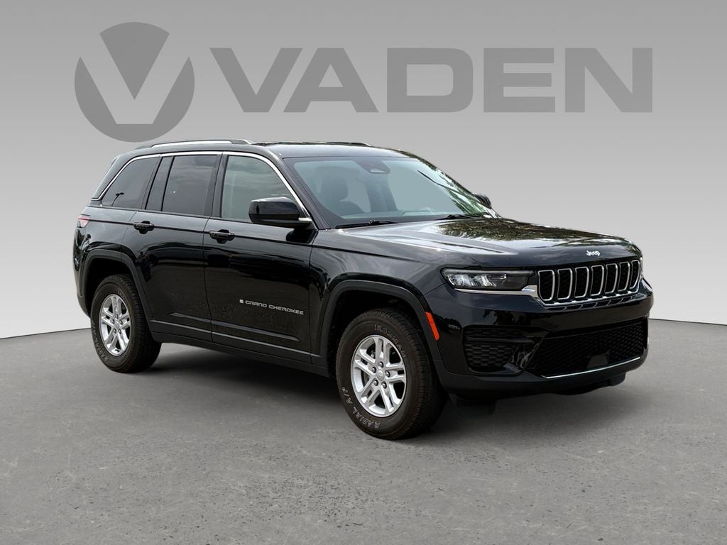 2023 Jeep Grand Cherokee Laredo 4x4