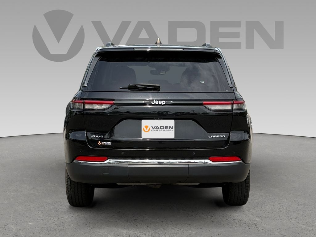 2023 Jeep Grand Cherokee Laredo 4x4