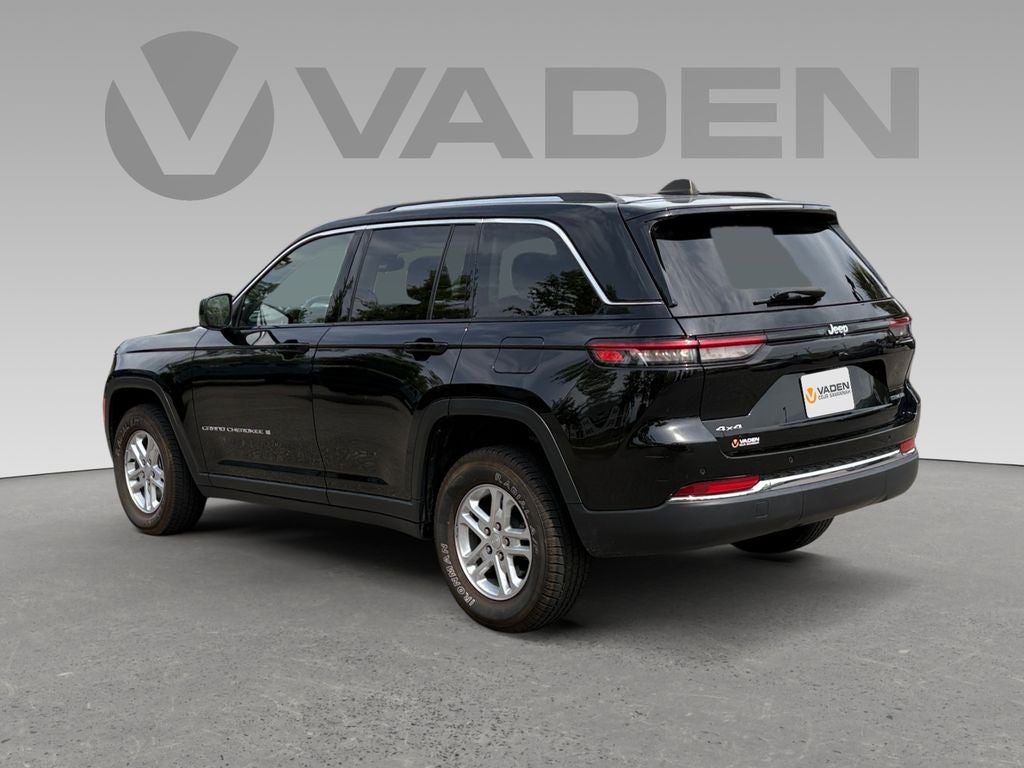 2023 Jeep Grand Cherokee Laredo 4x4