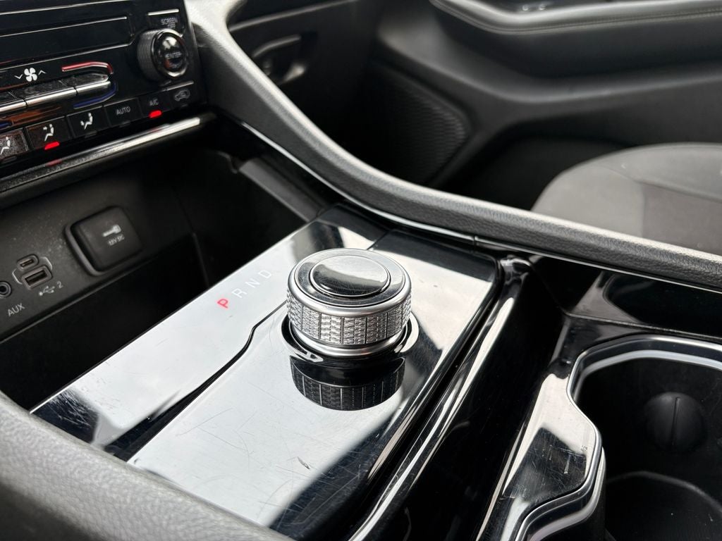 2023 Jeep Grand Cherokee Laredo 4x4