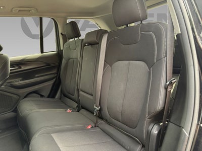2023 Jeep Grand Cherokee Laredo 4x4