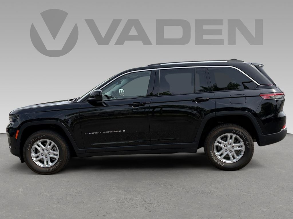 2023 Jeep Grand Cherokee Laredo 4x4
