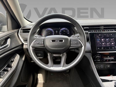 2023 Jeep Grand Cherokee Laredo 4x4