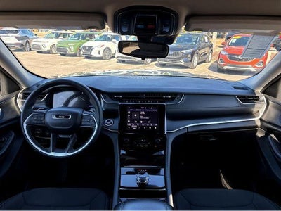 2023 Jeep Grand Cherokee Laredo 4x4