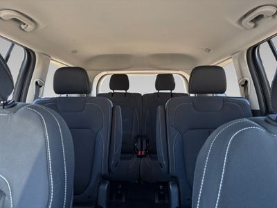 2023 Jeep Grand Cherokee L Laredo 4x2