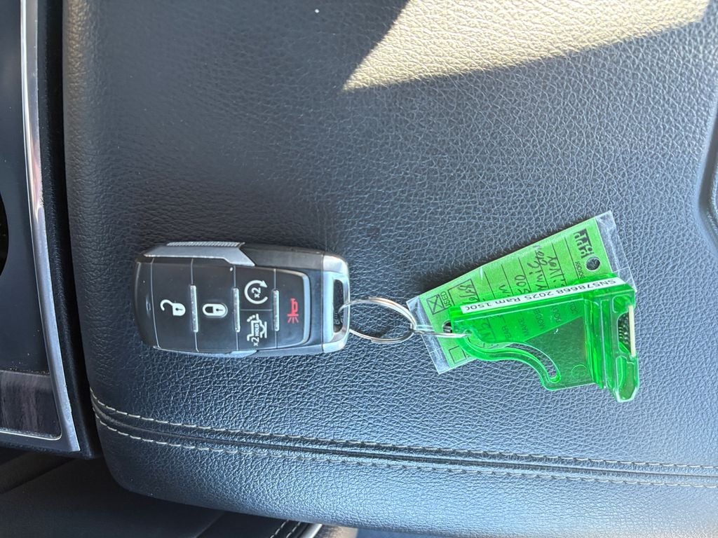 2025 RAM 1500 Laramie Crew Cab 4x4 5'7' Box