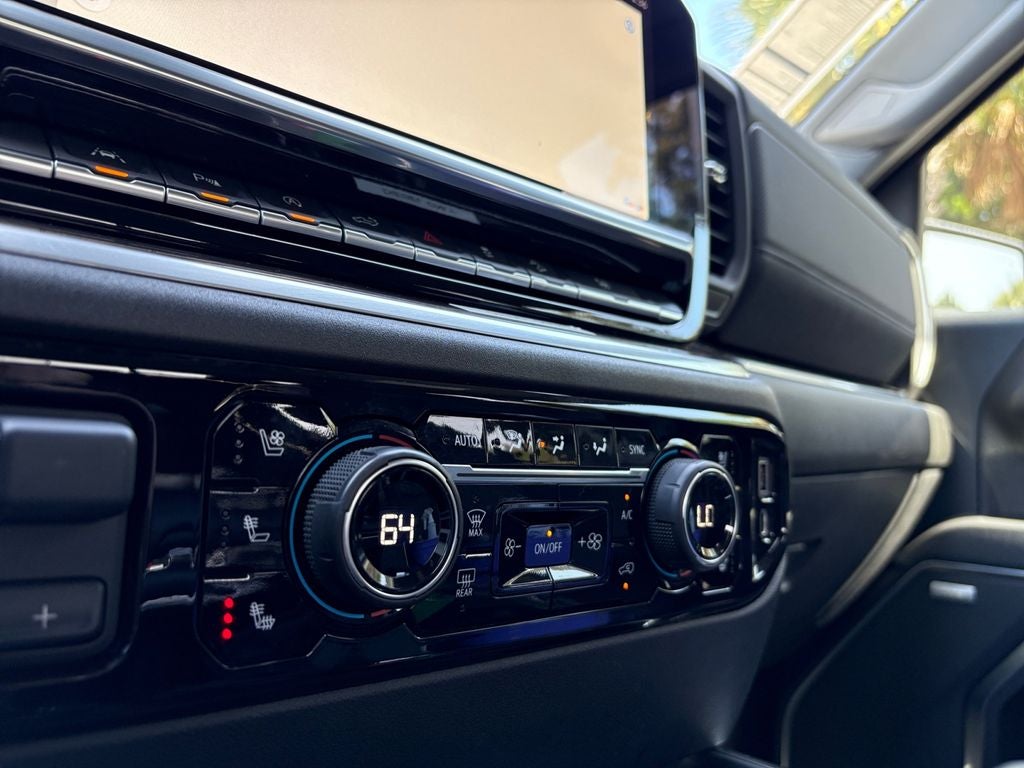 2023 Chevrolet Silverado 1500 4WD Crew Cab Short Bed LTZ