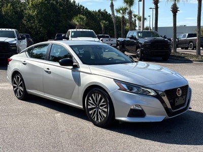 2022 Nissan Altima SR FWD