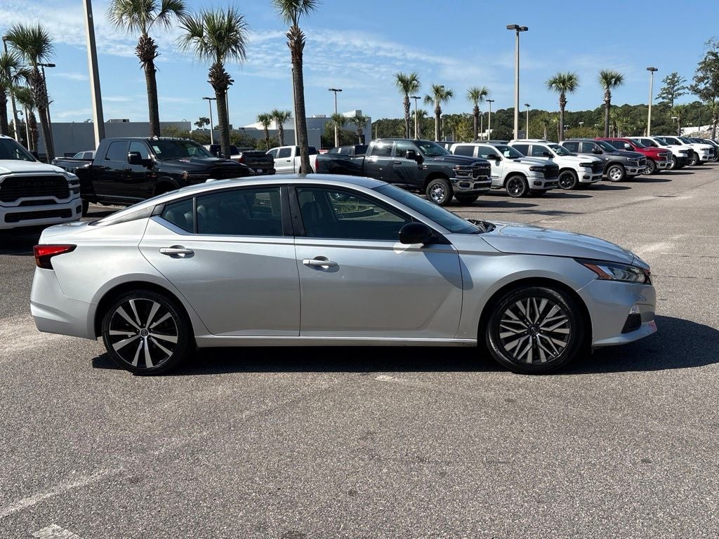 2022 Nissan Altima SR FWD