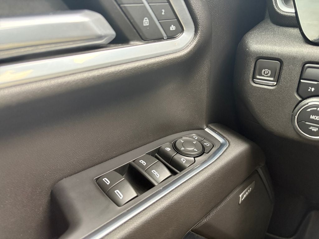 2022 Chevrolet Silverado 1500 4WD Crew Cab Short Bed LTZ
