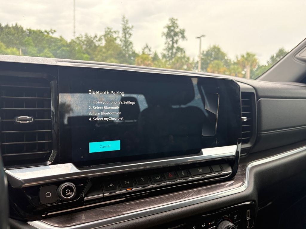 2022 Chevrolet Silverado 1500 4WD Crew Cab Short Bed LTZ