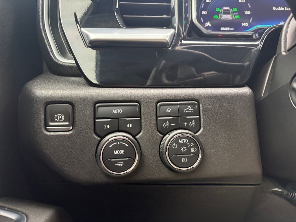 2022 Chevrolet Silverado 1500 4WD Crew Cab Short Bed LTZ