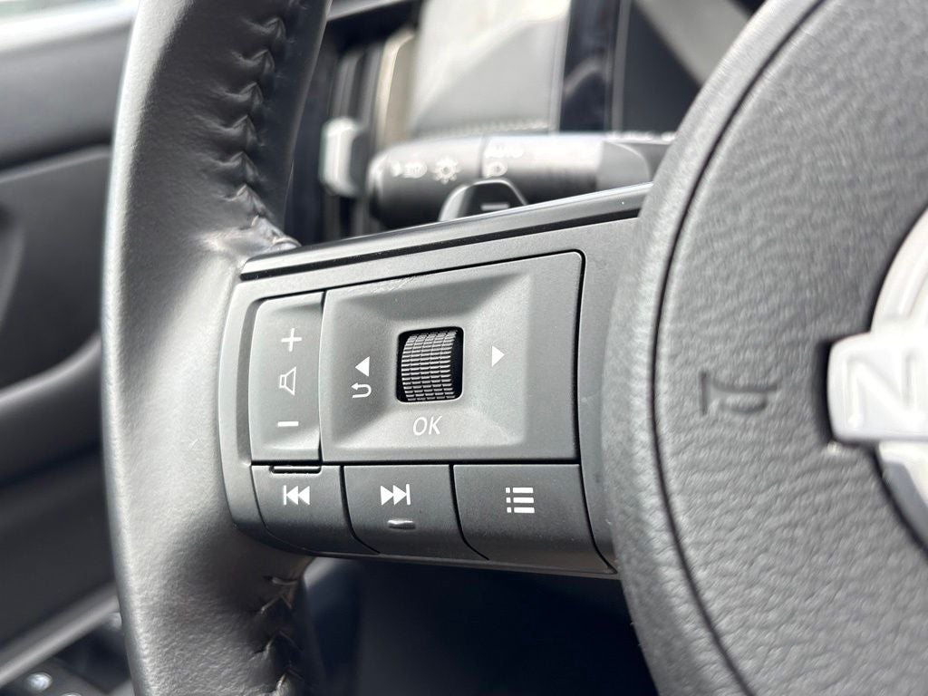 2025 Nissan Pathfinder SV 4WD