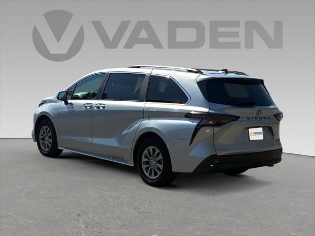 2025 Toyota Sienna XLE