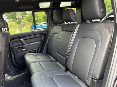 2025 Land Rover Defender 110 P300