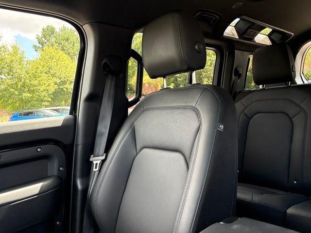 2025 Land Rover Defender 110 P300