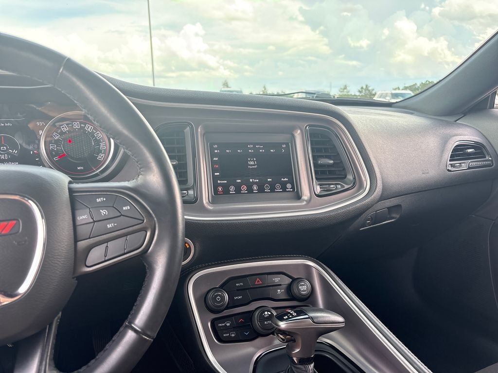 2022 Dodge Challenger SXT