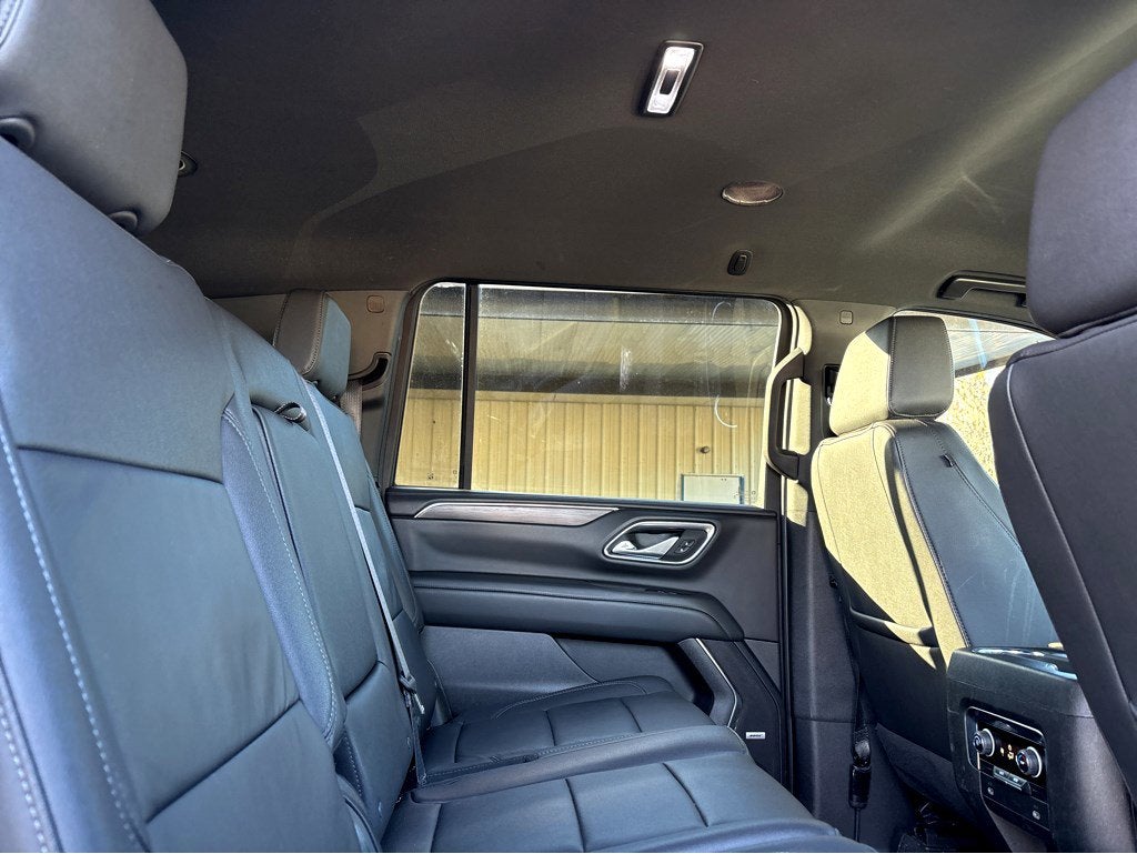 2024 Chevrolet Suburban LT