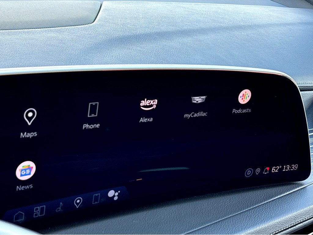 2025 Cadillac XT4 Premium Luxury