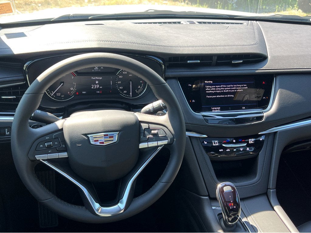 2025 Cadillac XT6 Luxury