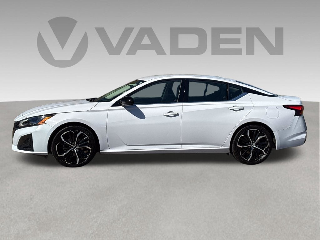 2024 Nissan Altima Base