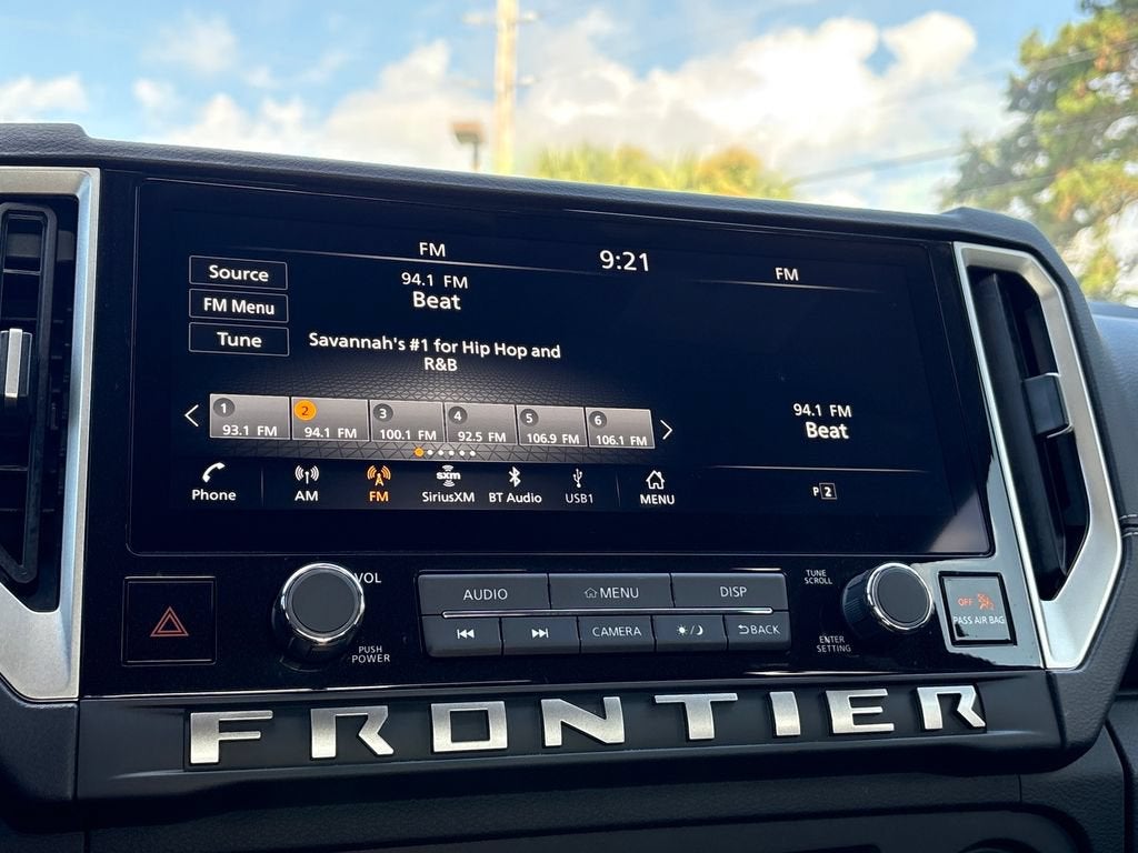 2025 Nissan Frontier Base
