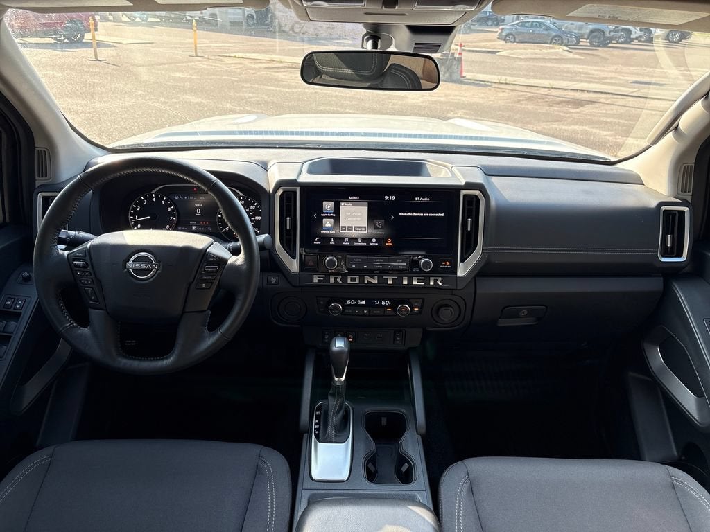2025 Nissan Frontier Base