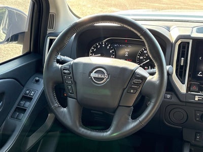 2025 Nissan Frontier Base