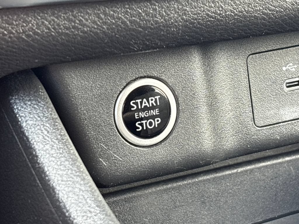 2023 Nissan Rogue Base