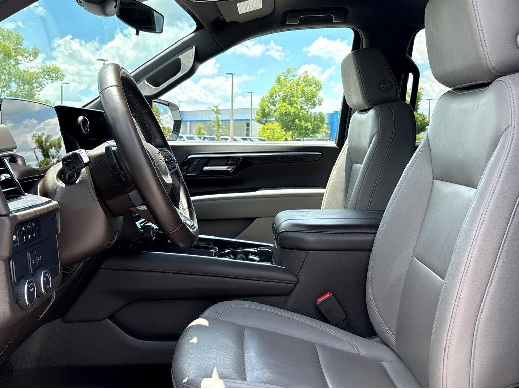 2025 Chevrolet Suburban LT