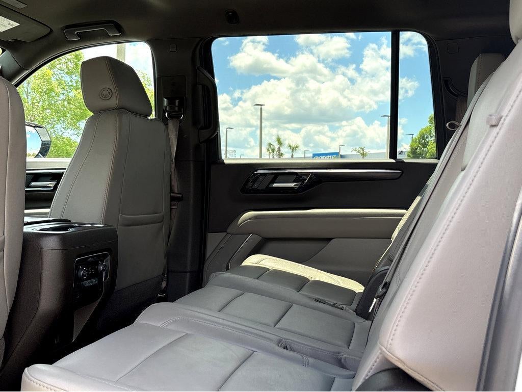 2025 Chevrolet Suburban LT