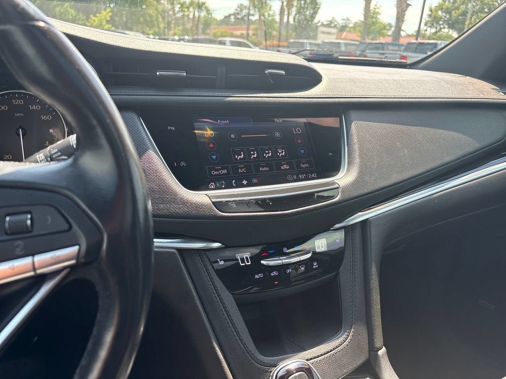 2022 Cadillac XT6 Base