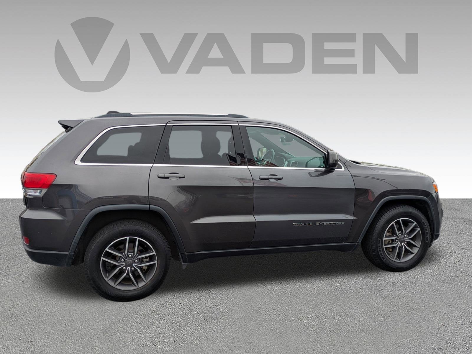 2019 Jeep Grand Cherokee Laredo E 4x2