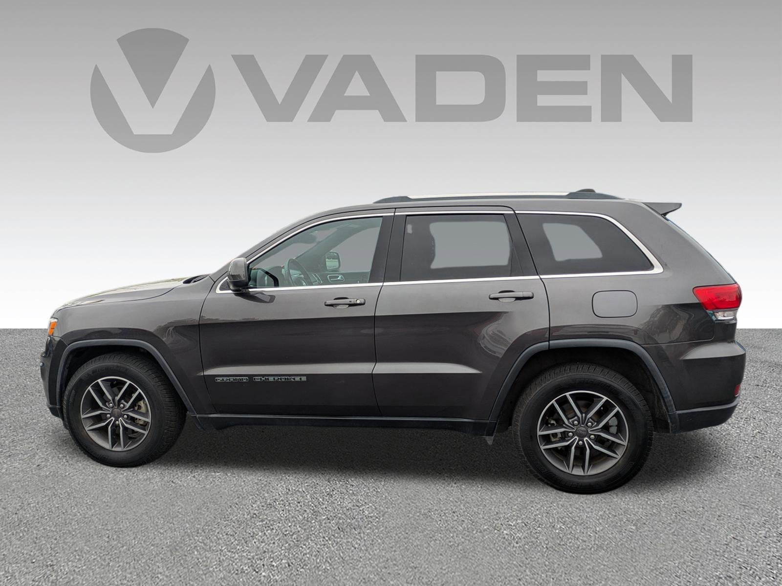 2019 Jeep Grand Cherokee Laredo E 4x2