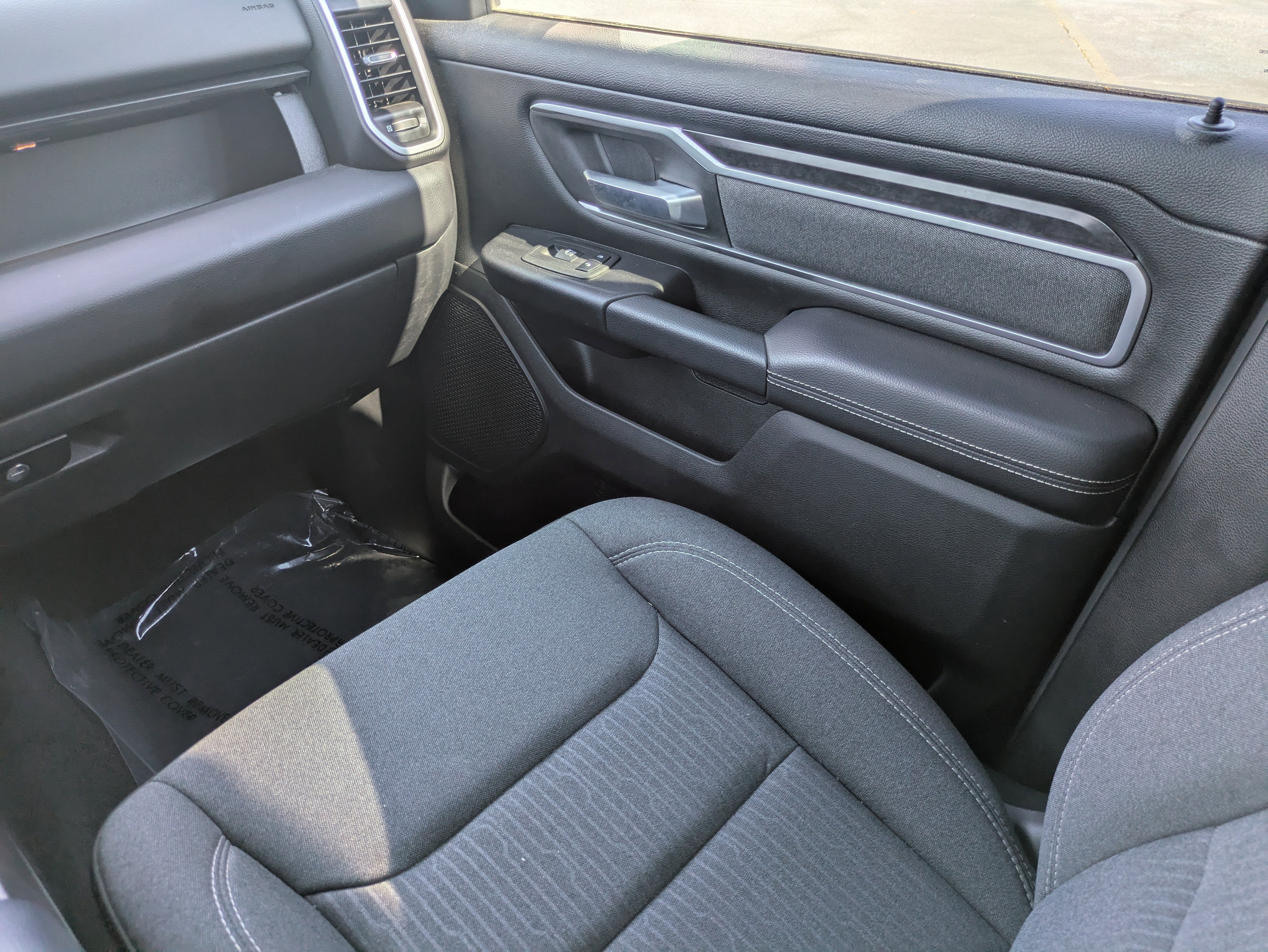 2022 RAM 1500 Big Horn Crew Cab 4x4 5'7" Box