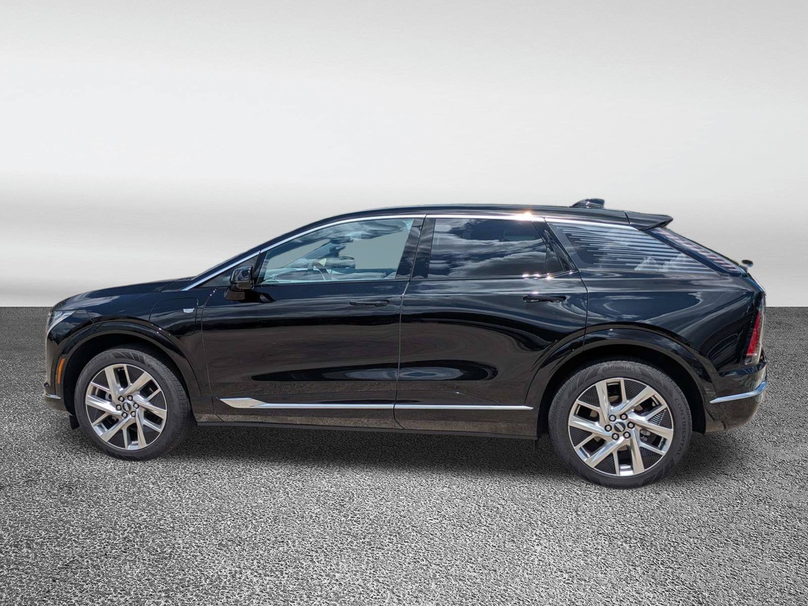 2025 Cadillac OPTIQ Luxury 2