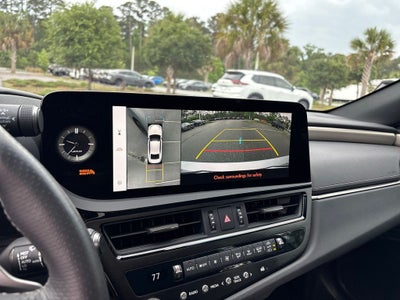 2024 Lexus ES 300h F SPORT Handling