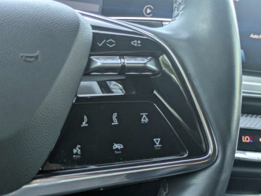 2024 Cadillac LYRIQ Luxury 1