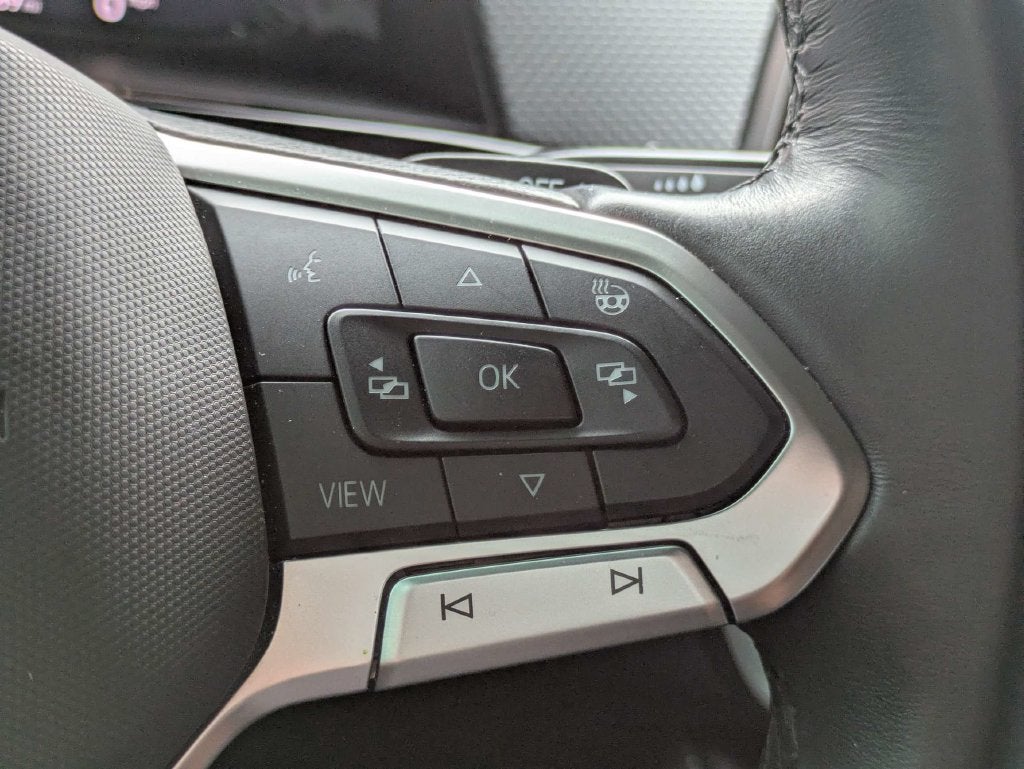 2024 Volkswagen Atlas Cross Sport 2.0T SEL R-Line