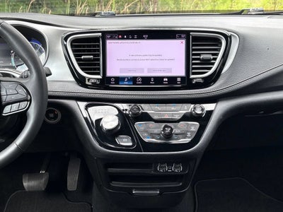 2024 Chrysler Pacifica Touring