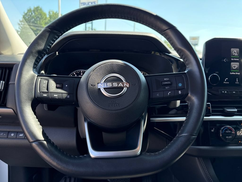 2022 Nissan Pathfinder SL