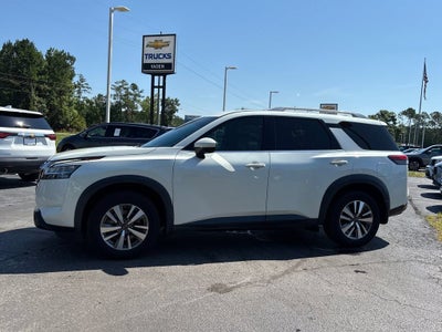 2022 Nissan Pathfinder SL